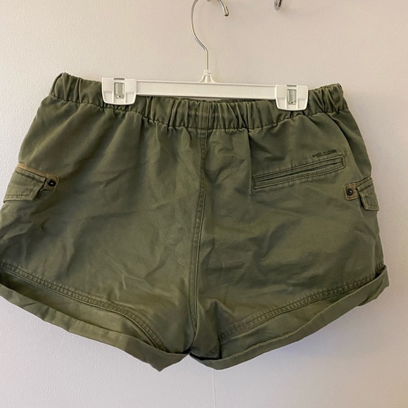Volcom Green cargo shorts size large - Picture 3 of 6